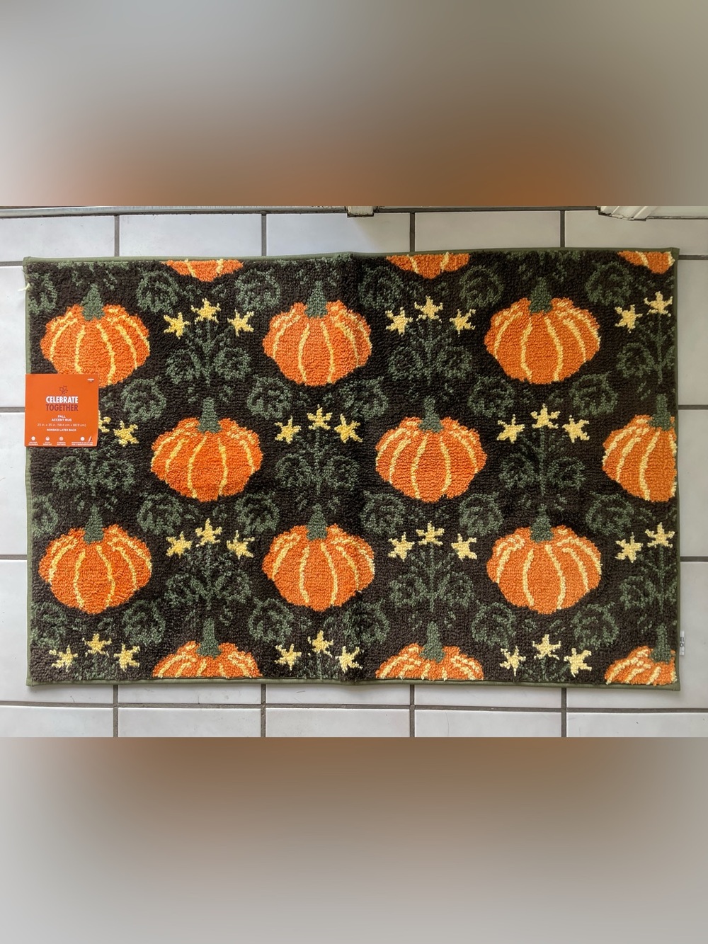 Autumn Pumpkin Fall Accent Rug 23 in. x 35 in. -Orange and Green